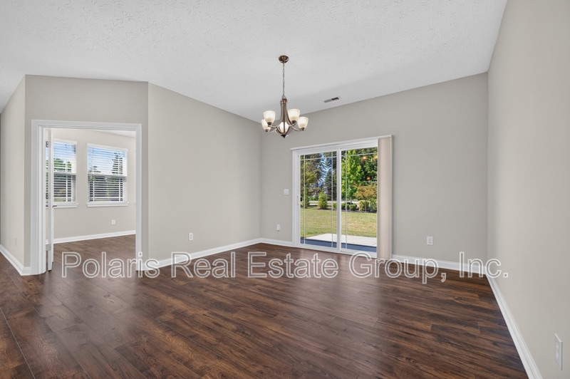 Building Photo - 9073 Lieven St