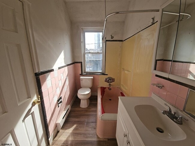 Building Photo - 3818 Ventnor Ave