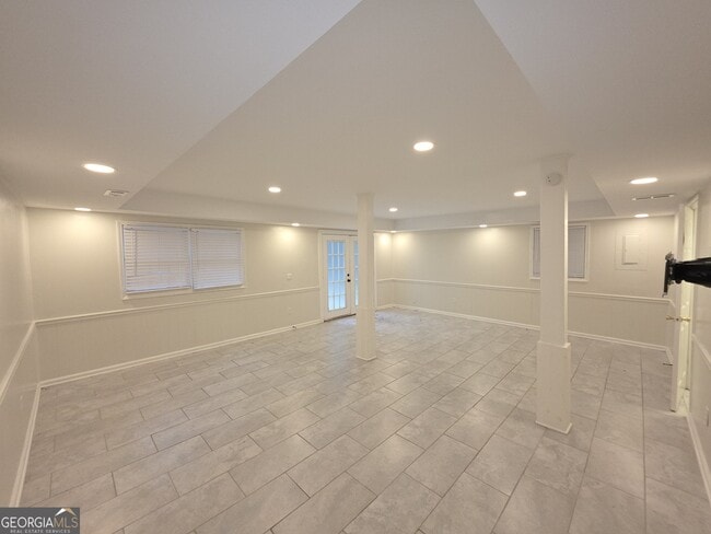 Building Photo - 3973 Woodland Cir SE