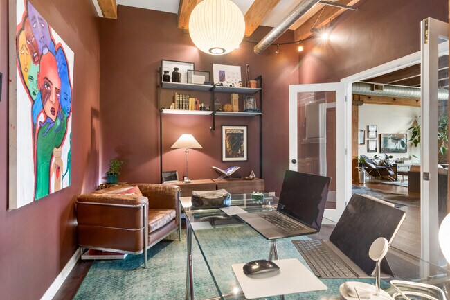 Building Photo - 14 N Peoria St