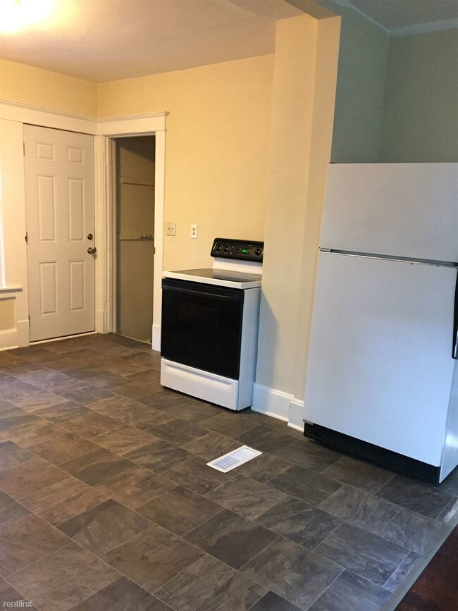 Building Photo - 4 br, 2 bath House - 1139 W Lovell St