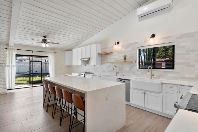 Building Photo - 7380 NW 44th Ct