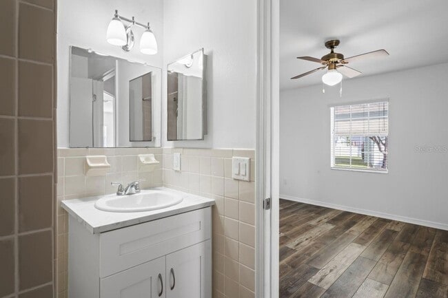 Building Photo - 6634 Hickorywood Ln