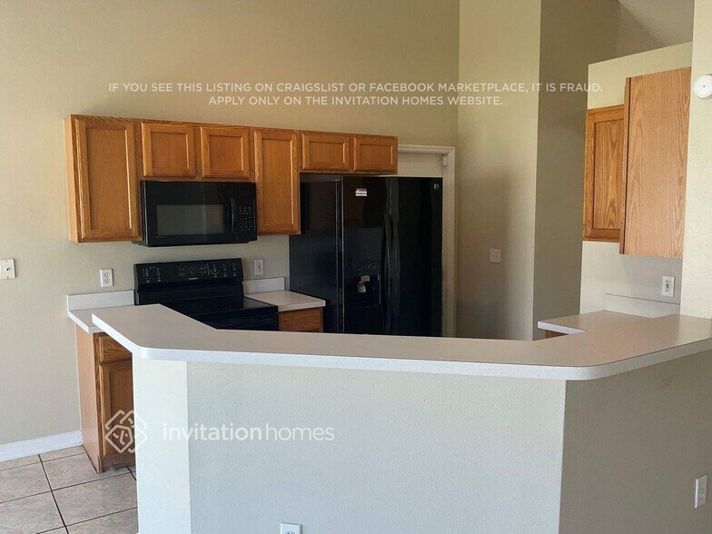 Building Photo - 1160 St Tropez Ct
