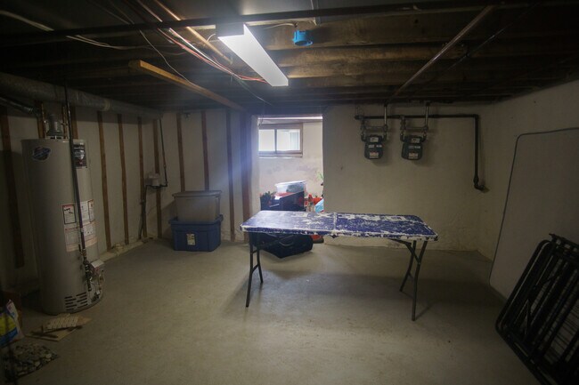 Building Photo - 609 N 34th St