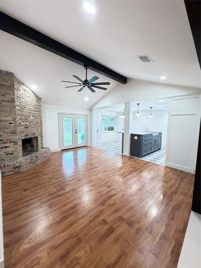 Building Photo - 7007 Pine Grove Dr
