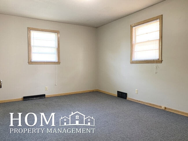 Building Photo - 108 Malin St