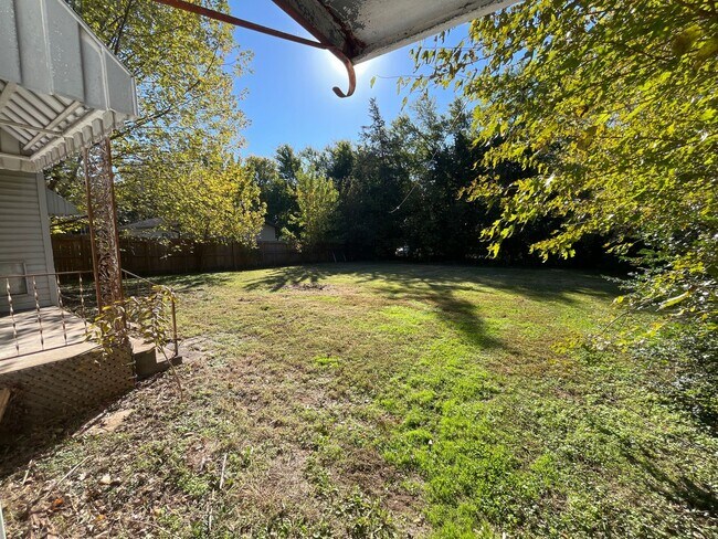 Building Photo - Step inside!  You will love what you see.