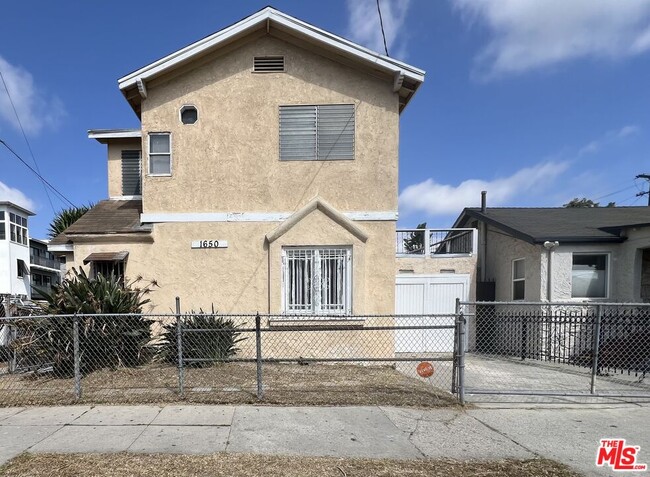 Primary Photo - 1650 S Rimpau Blvd