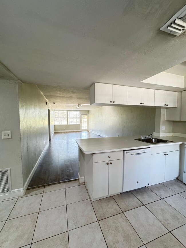 Building Photo - 803 Palm Beach Trace Dr