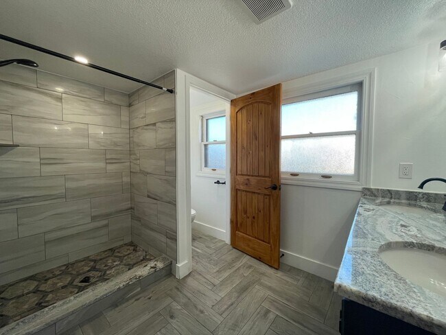 Building Photo - 2875 S Sherman St