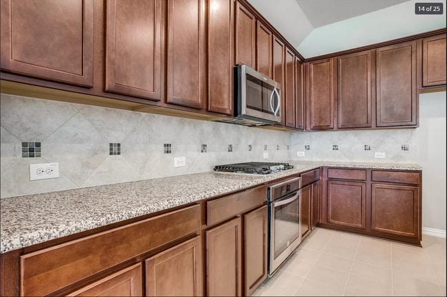 Building Photo - 1600 Keswick Dr