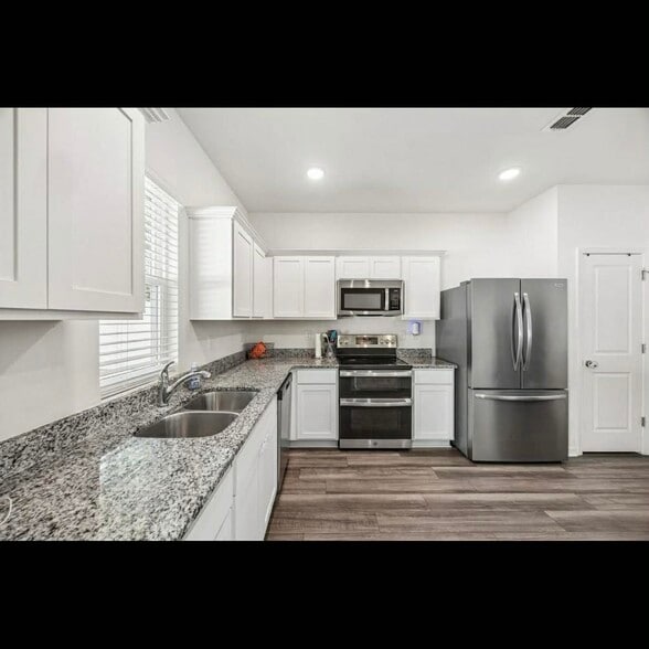 Building Photo - 548 Tillage Ct