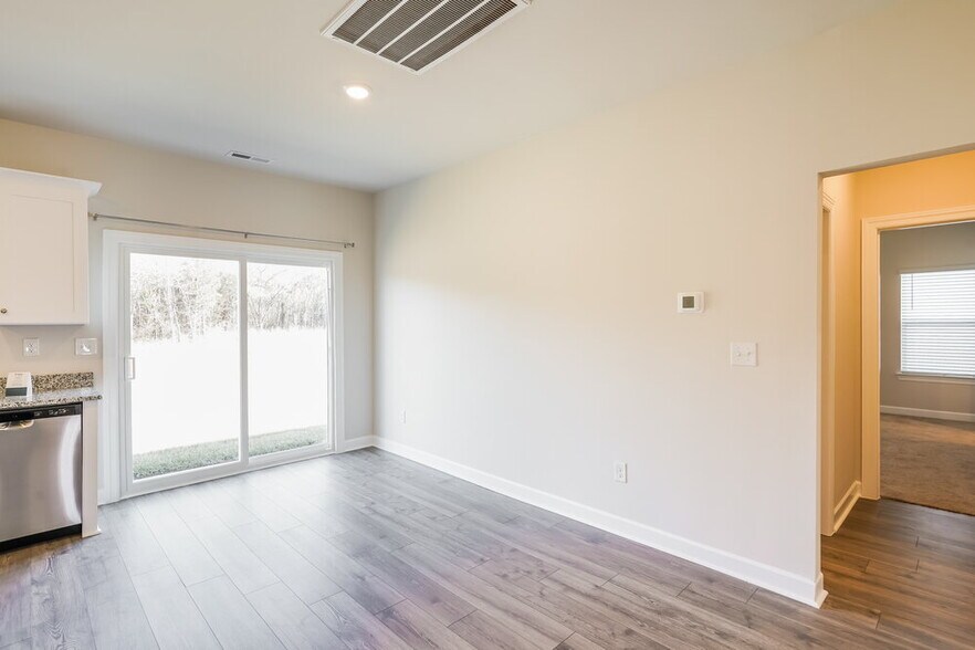 Building Photo - 3521 Quintana Dr