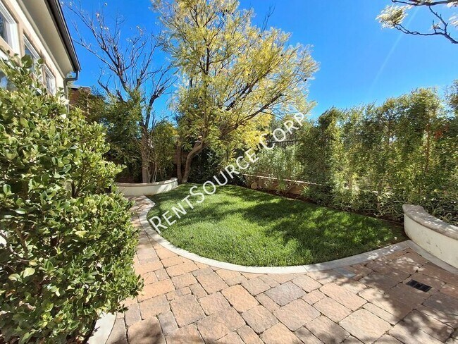 Building Photo - 27046 Maple Tree Ct