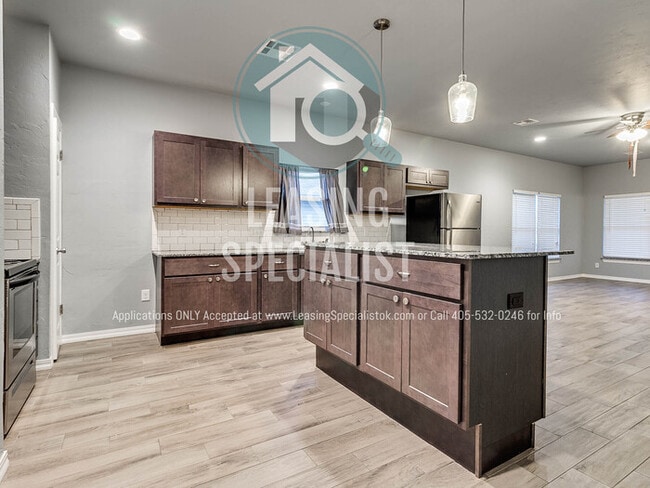 Building Photo - Central Norman 4 Bed 3 Bath House PRE-LEAS...