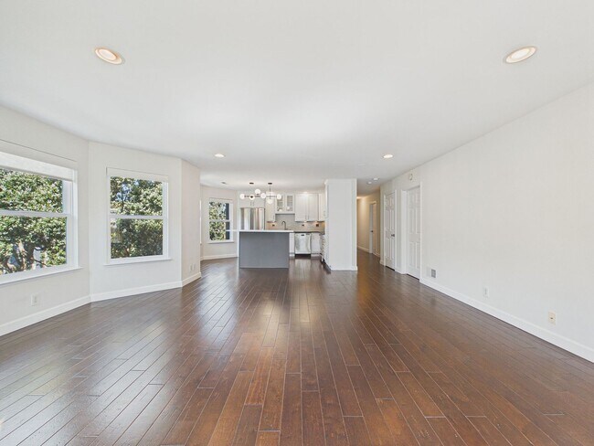Building Photo - Bright Corner 2BR/2BA in Prime Anza Vista | Parking Included | Exceptional Natural Light