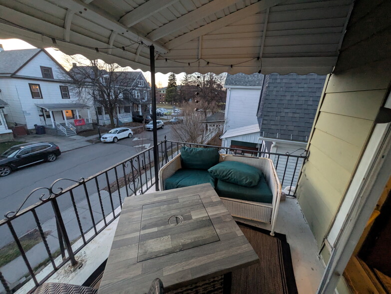 Balcony - 427 Baynes St