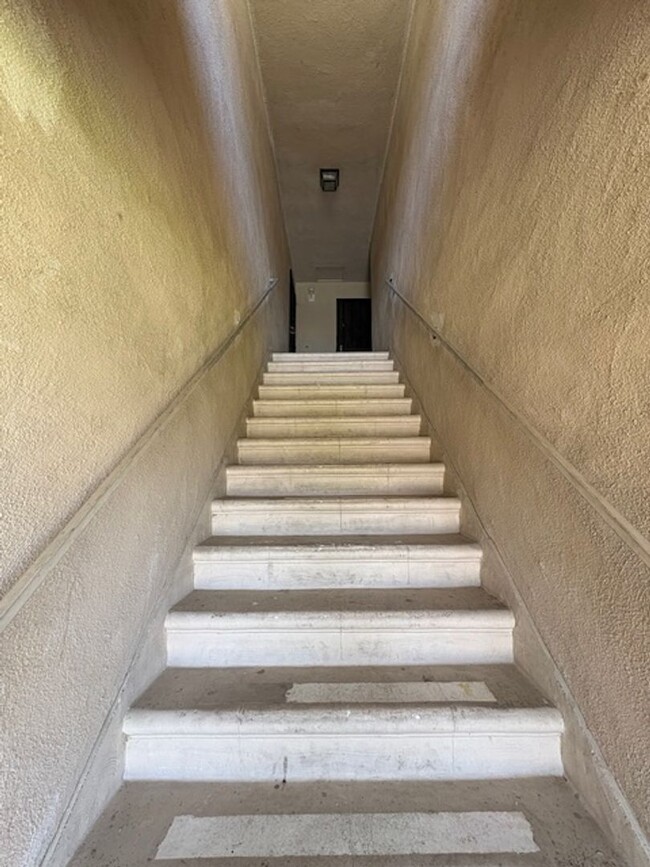 Building Photo - La Mar 4-Plex (25280) (DD)