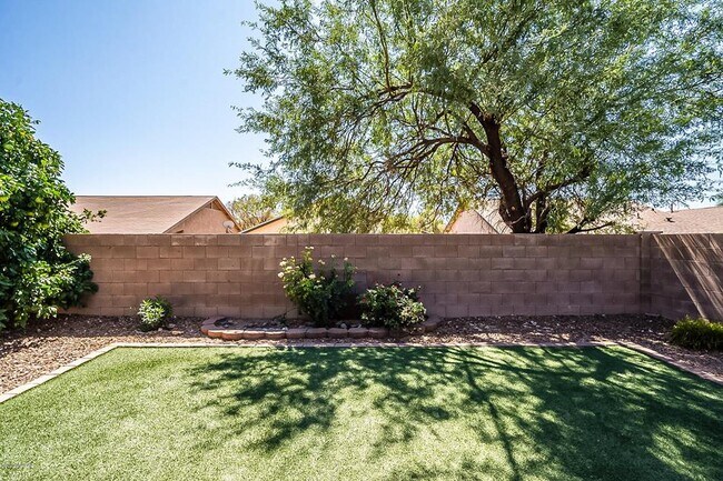 Building Photo - 9116 E Sugar Sumac St