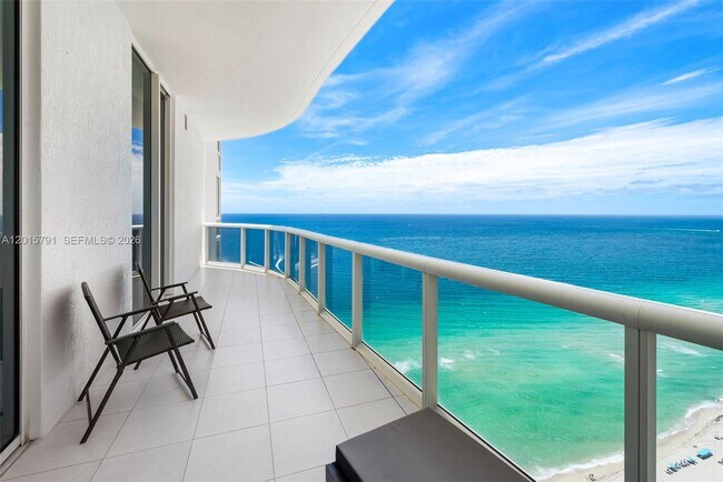 Building Photo - 15901 Collins Ave