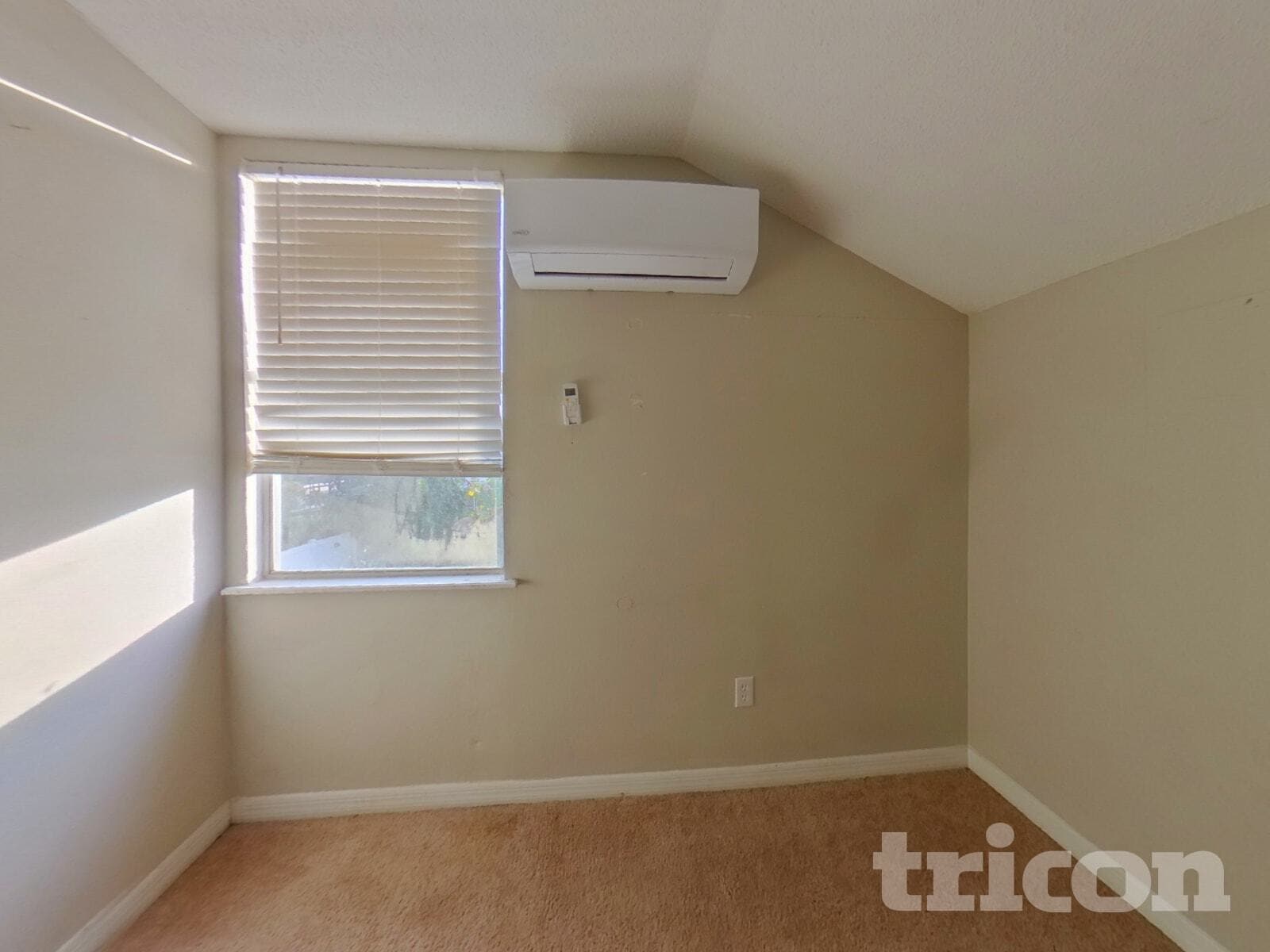 Building Photo - 1930 Bluets Ct