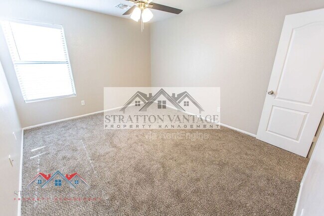 Building Photo - 16627 W McKinley St