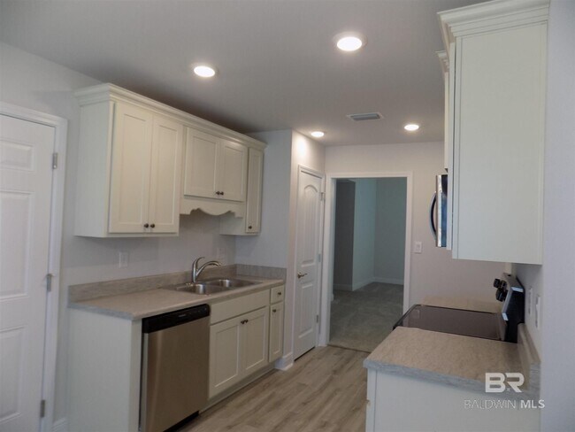 Building Photo - 8843 Allay Ln