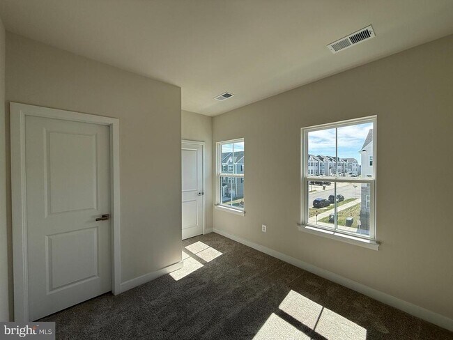 Building Photo - 4929 DUNHAVEN Dr