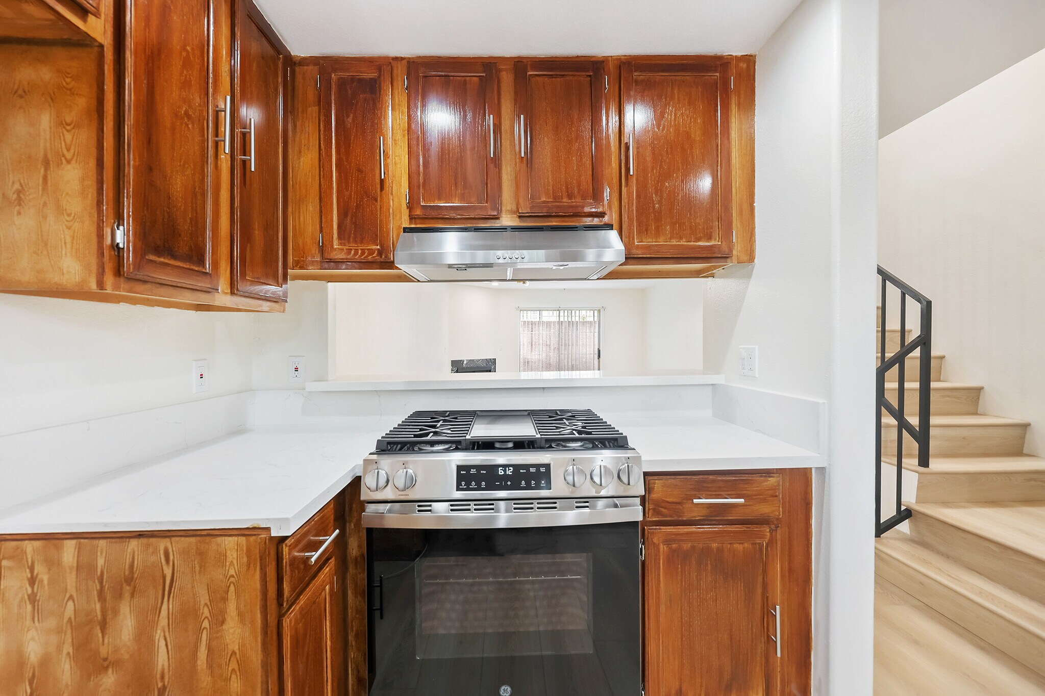 Building Photo - 10128 Hillhaven Ave