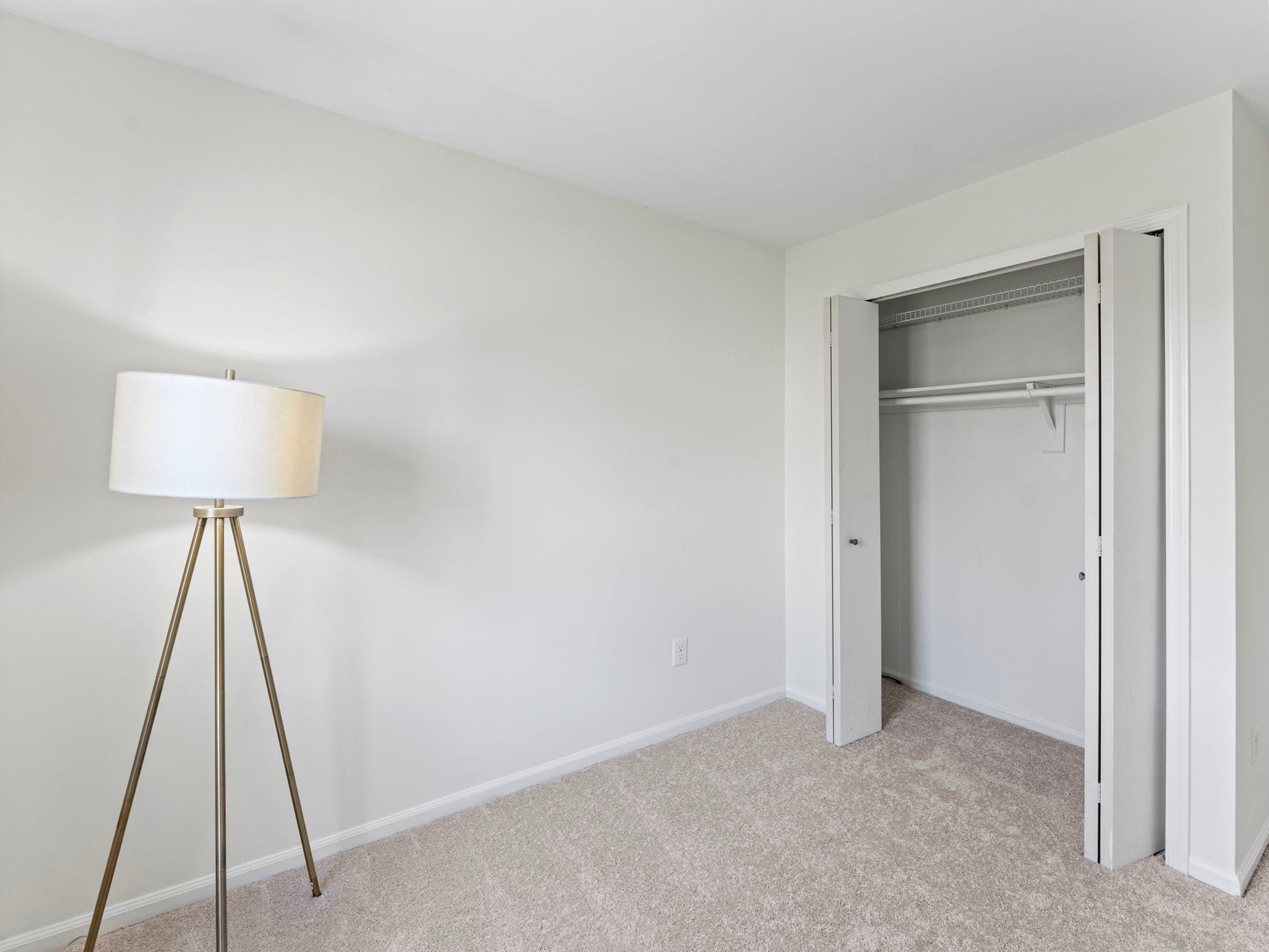 Building Photo - 8638 Dellway Ln