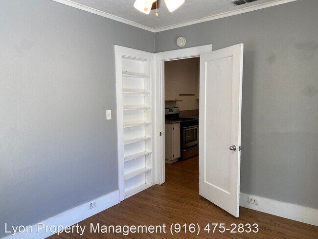 Building Photo - 2 br, 1 bath House - 3209 C Street