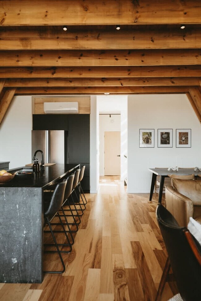 Building Photo - 503 NW D St