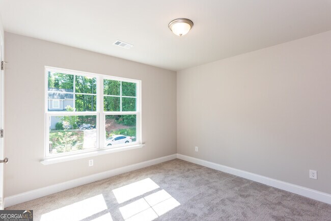 Building Photo - 3352 Landings S Dr SW