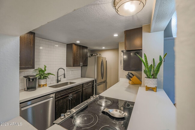 Building Photo - 4240 N 81st St