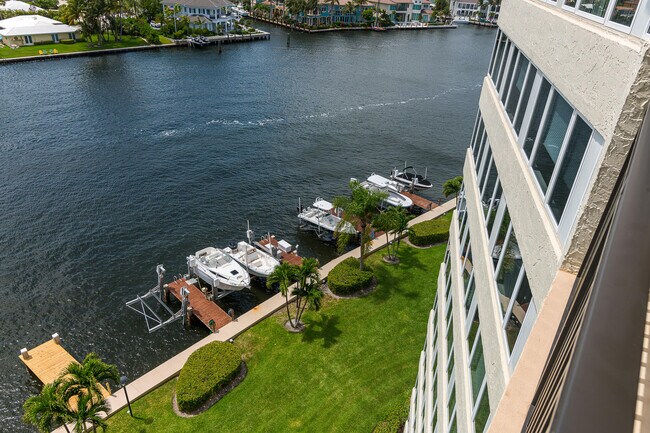 Building Photo - 3912 S Ocean Blvd