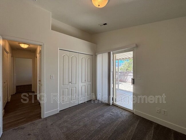Building Photo - 2048 W 30 S
