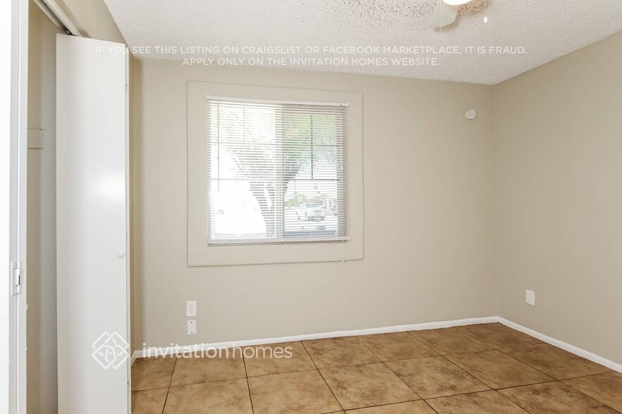 Building Photo - 4651 N 79th Dr