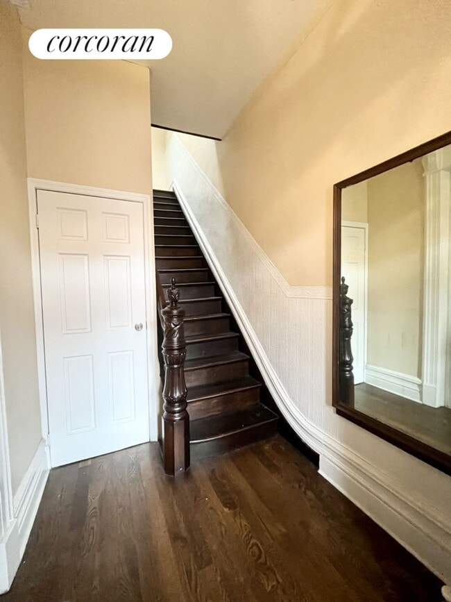 Building Photo - 415 58th St