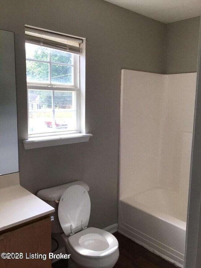 Building Photo - 2301 Howard St