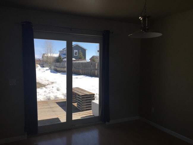 Building Photo - 441 Country Club Ln