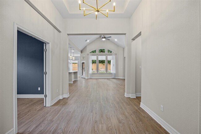 Building Photo - 124 White Steppe Way