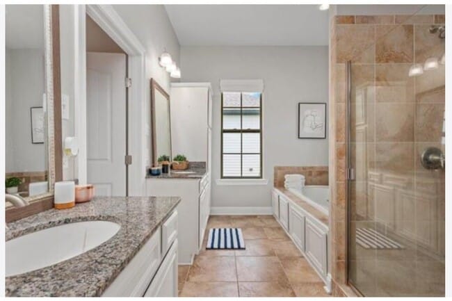 Building Photo - 3895 Jasmine Blvd