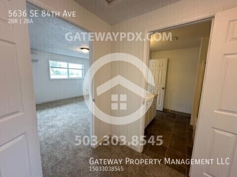 Building Photo - 5636 SE 84th Ave