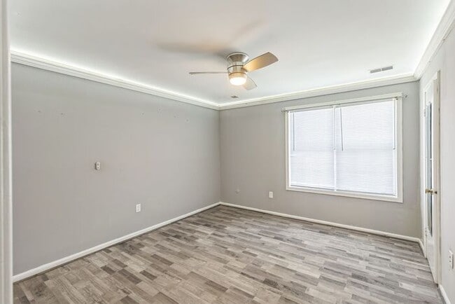 Building Photo - 4556-c Ryan Pl 50-M
