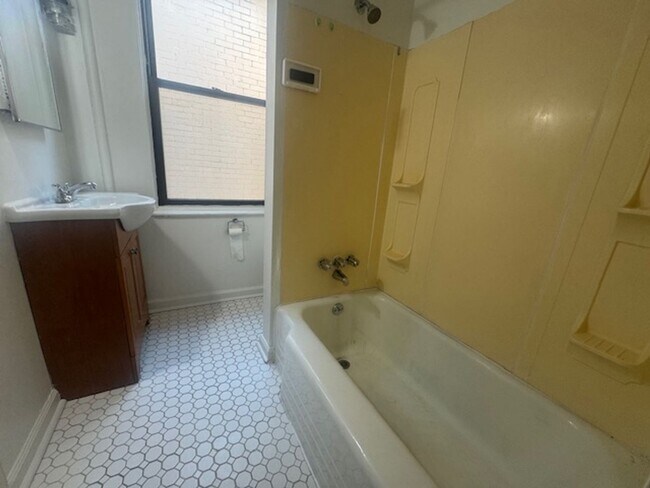 Building Photo - 5106 Baum Blvd