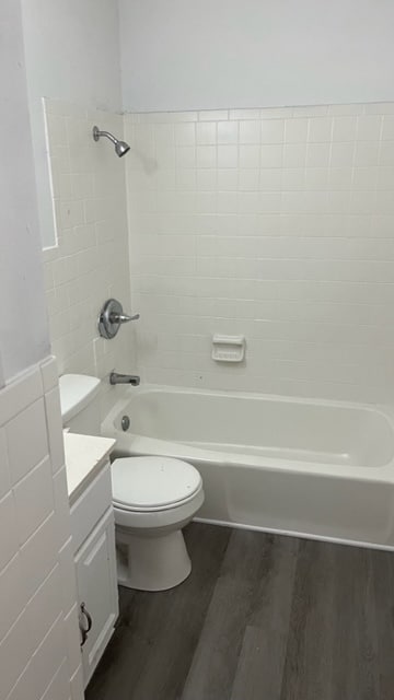 2 Bed-- Bathroom - 4416-4418 Lynn Ln