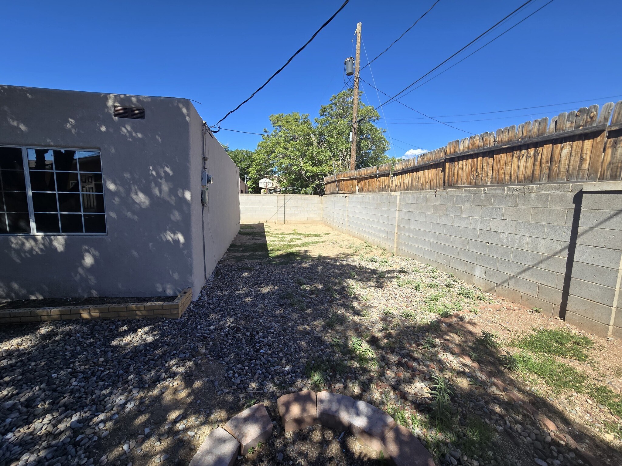 Building Photo - 1804 Kirby Ct NE