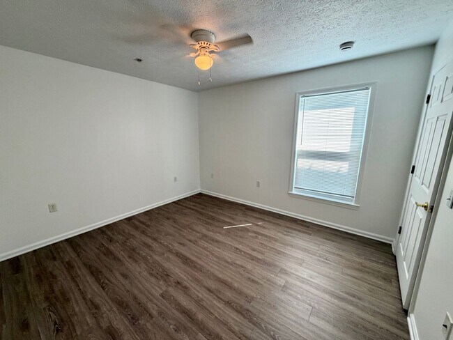 Building Photo - 9119 Laird St