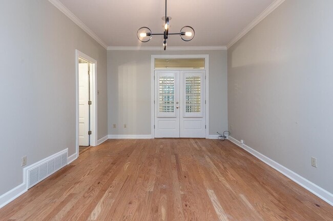 Building Photo - 1060 Island Dr